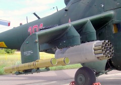 Вариант подвески вооружения под крылом Ми-24. Фото А. Соколов©